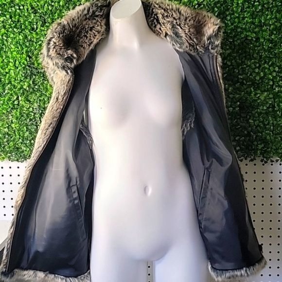 Blassport Reversible Womens Faux Fur Vest Zip Closure Tan Black Brown Size Small - Picture 8 of 10